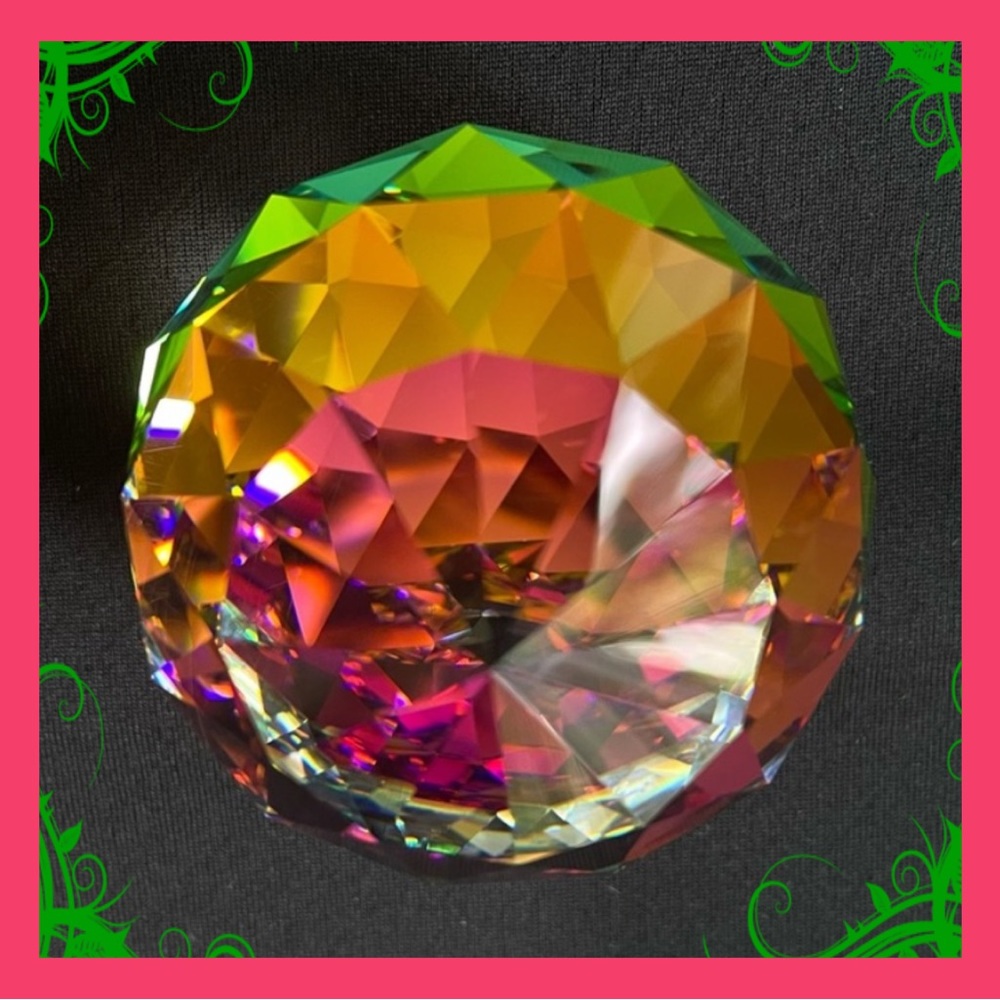 VINTAGE GLASS PAPERWEIGHT